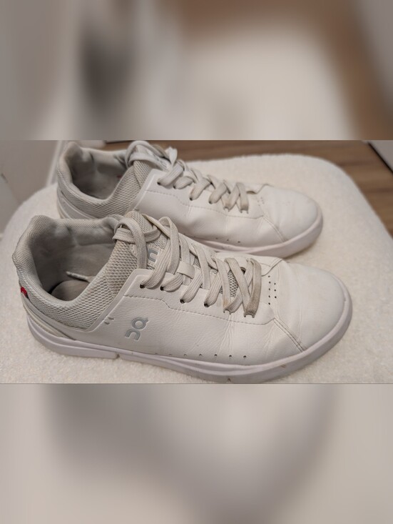 On Running Shoes - On Cloud The Roger Advantage White Sneakers Shoes Women's Size 8.5 / 40